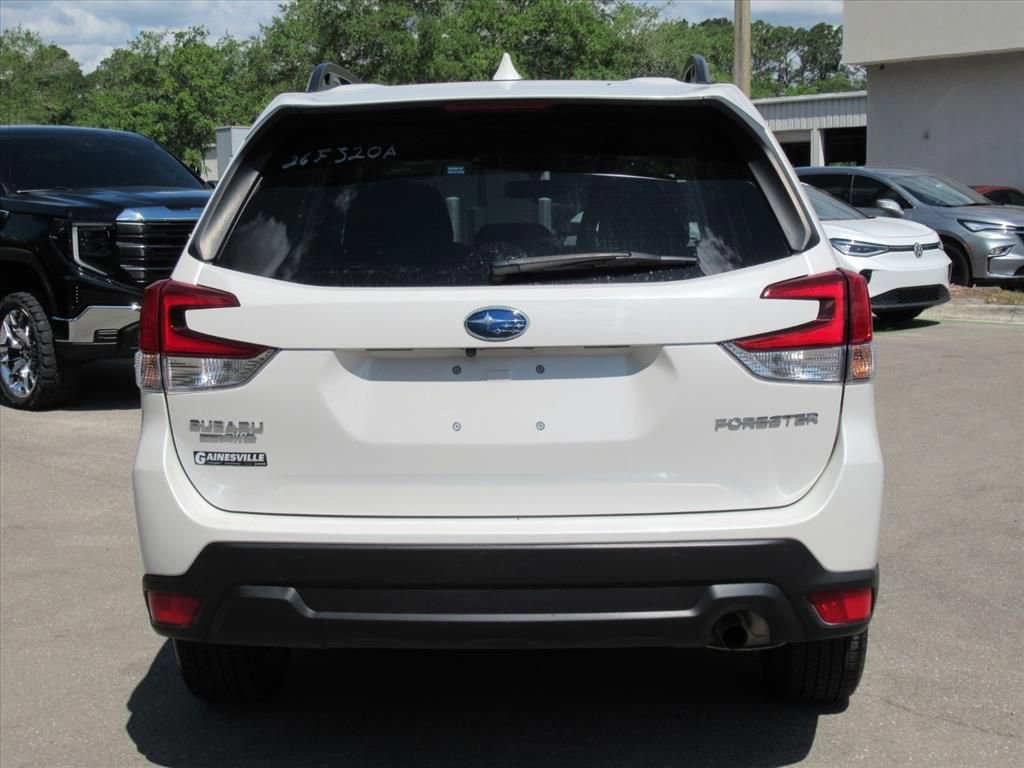 Used 2022 Subaru Forester Premium AWD/4WD image 6