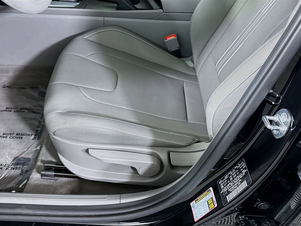 Used 2024 Hyundai Elantra SEL FWD image 23