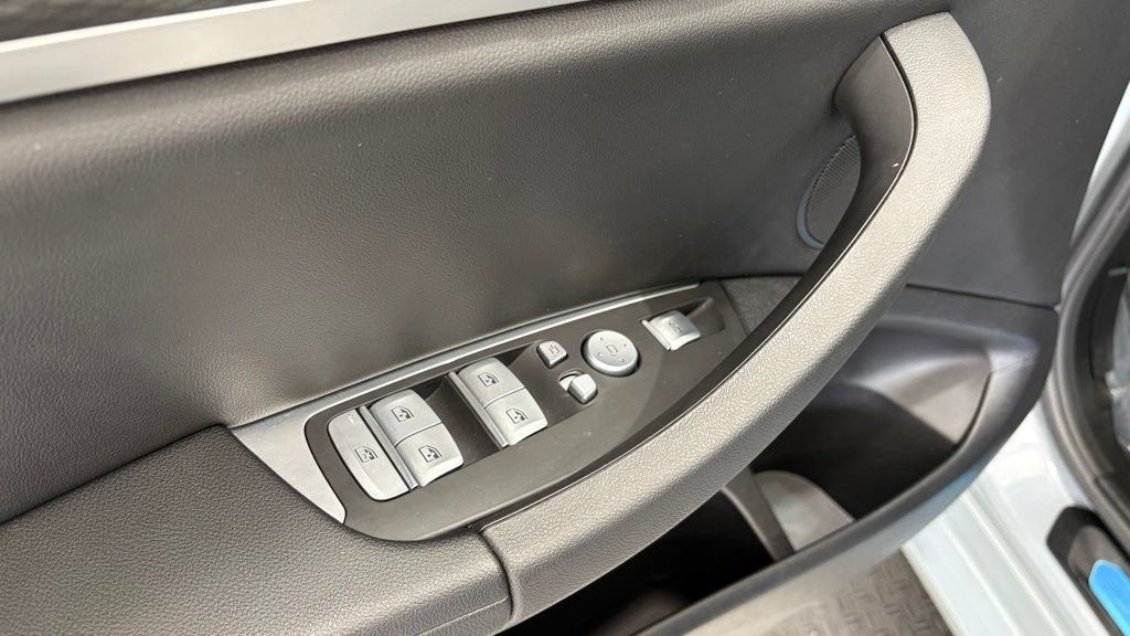 Used 2024 BMW X4 xDrive30i AWD/4WD image 19