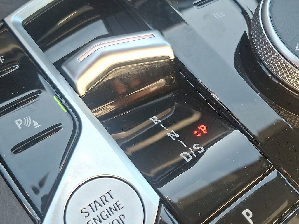 Used 2024 BMW X5 sDrive40i w/ Premium Package image 16