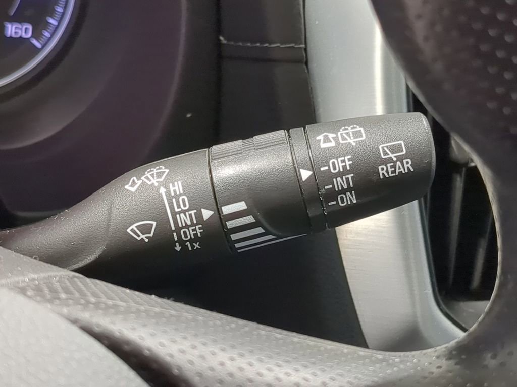 Used 2023 GMC Terrain SLE w/ Driver Convenience Package image 32