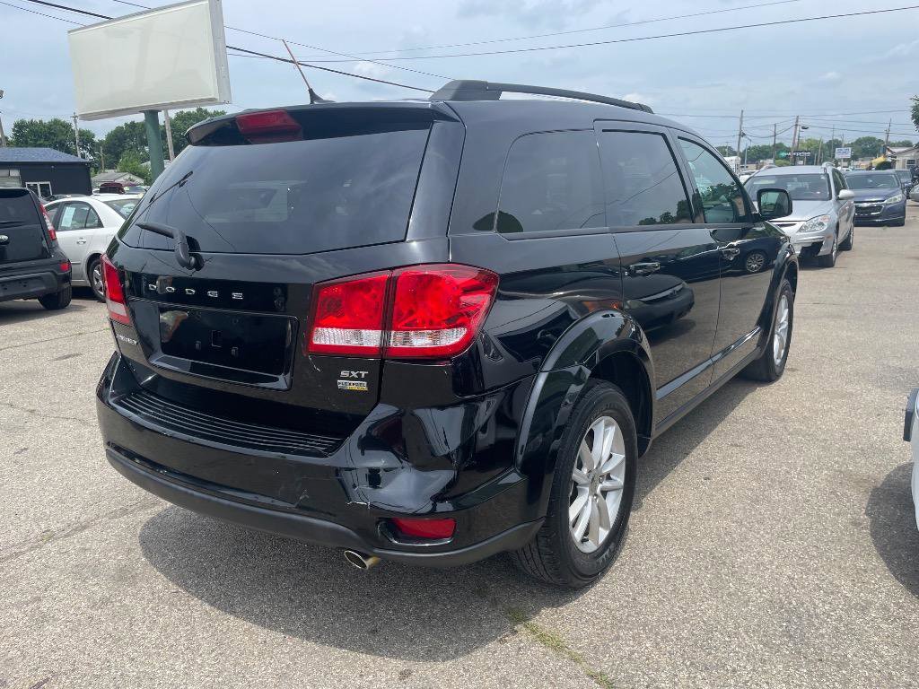 Used 2014 Dodge Journey SXT image 4