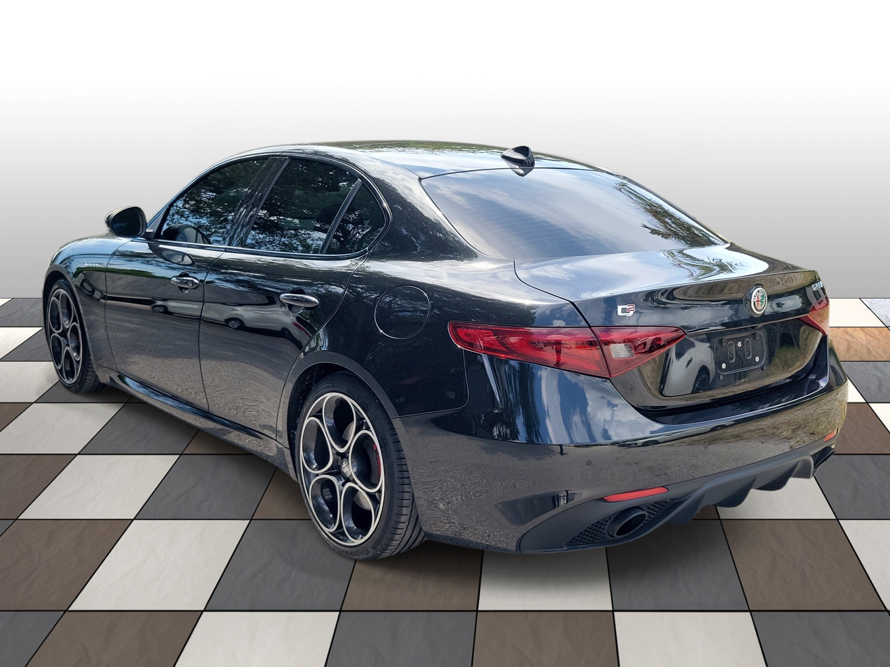 Used 2023 Alfa Romeo Giulia Veloce RWD image 6