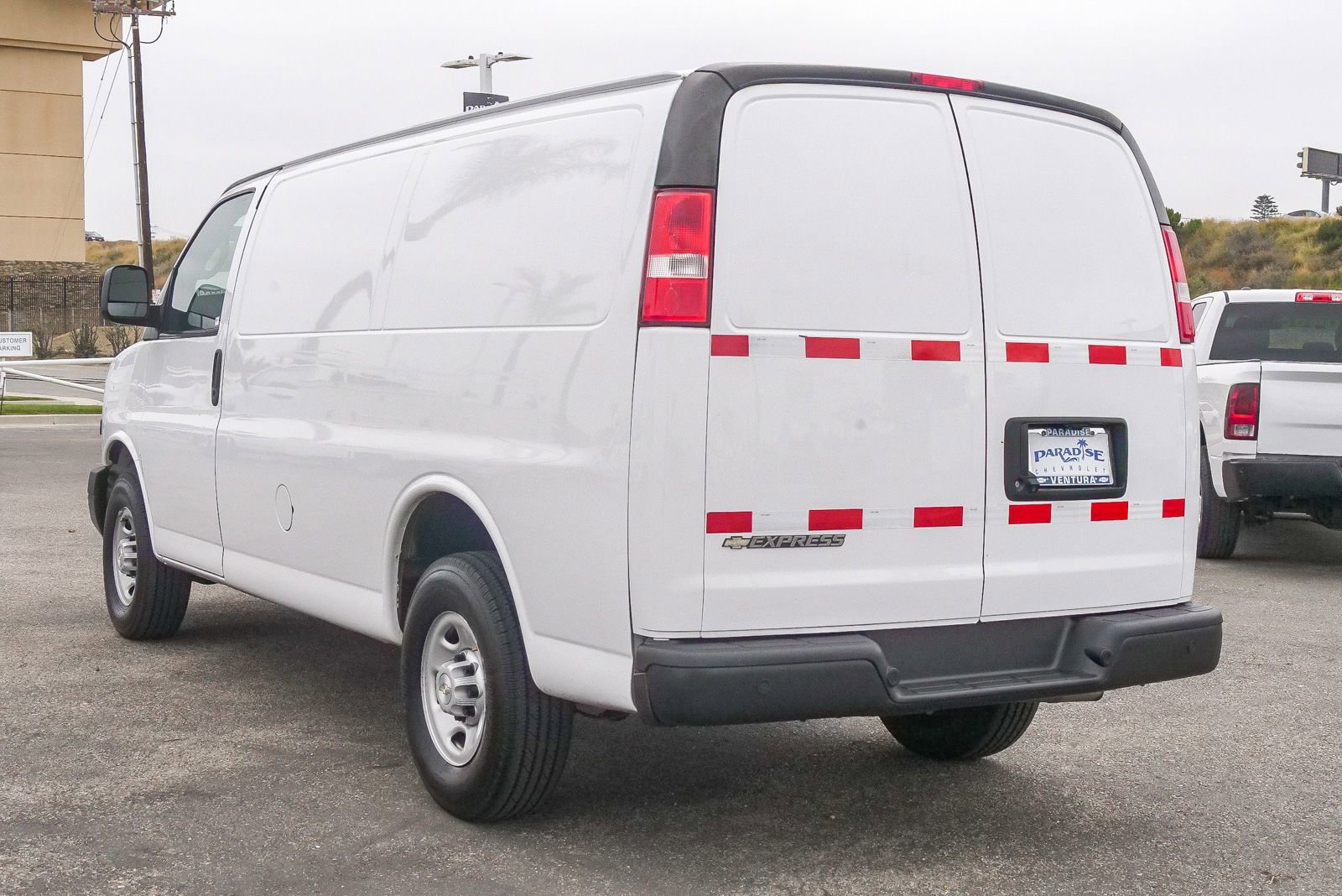 Used 2021 Chevrolet Express 2500 RWD image 9