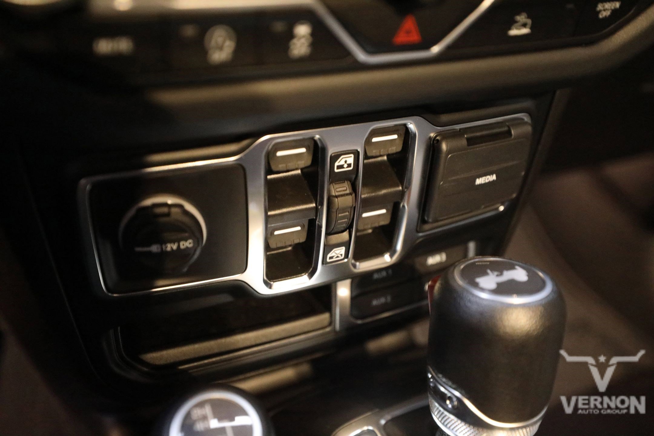 New 2024 Jeep Wrangler Sahara w/ Technology Group image 29