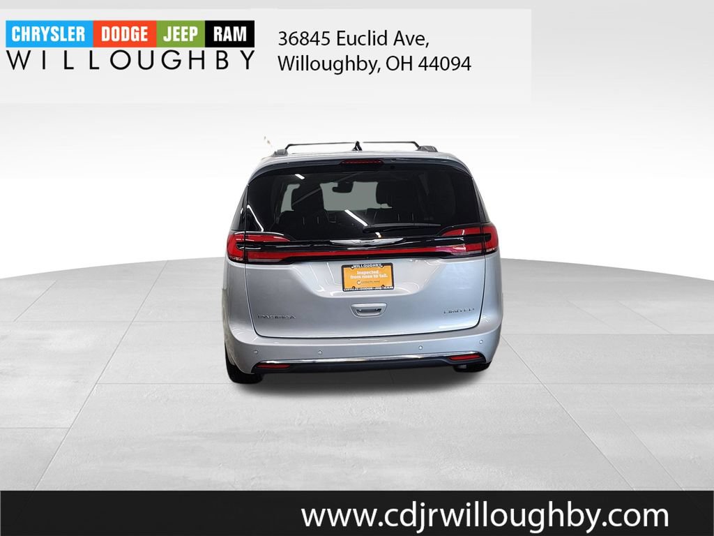 Certified 2023 Chrysler Pacifica Limited FWD image 7