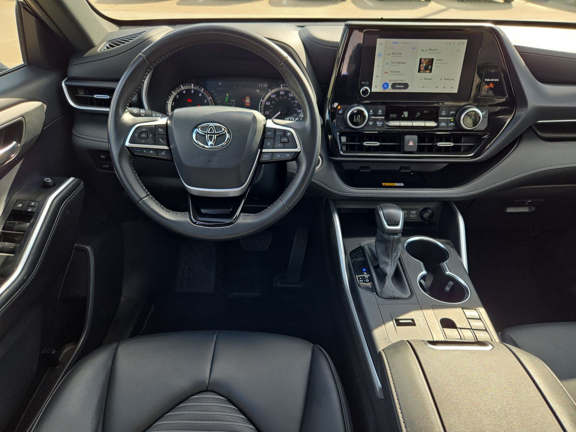 Used 2024 Toyota Highlander XSE FWD image 28