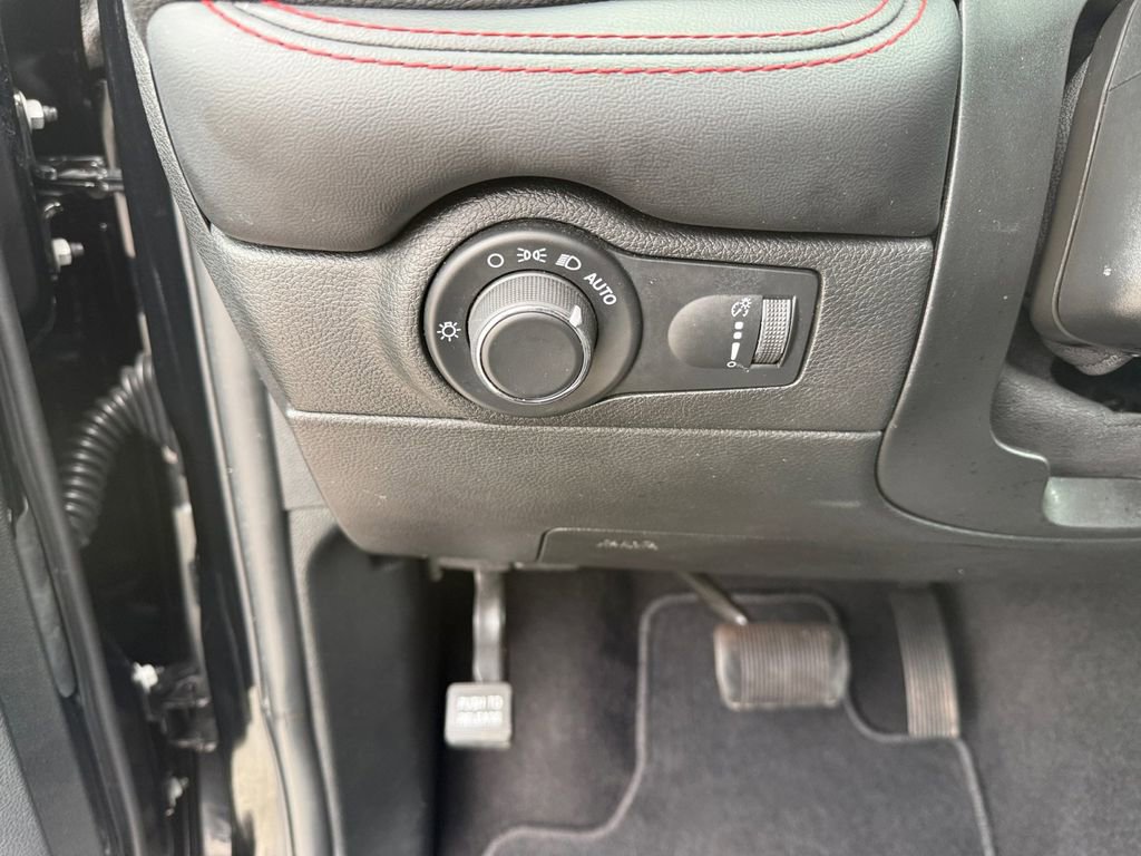 Used 2024 Dodge Durango GT image 22