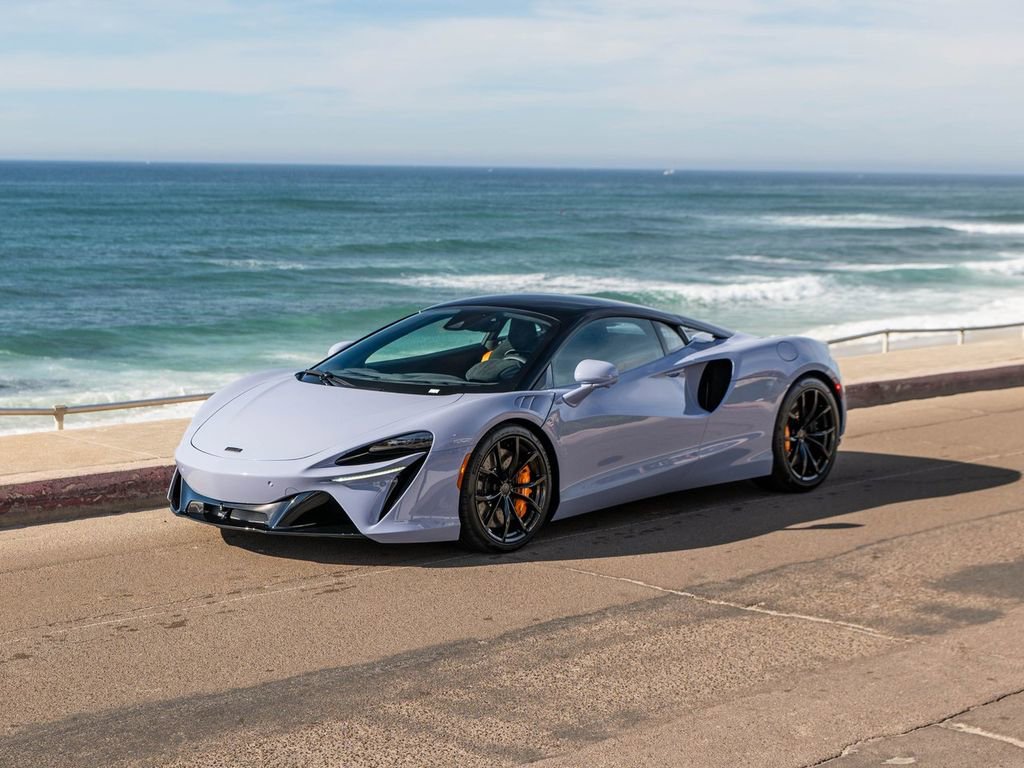 New 2026 McLaren Artura image 1