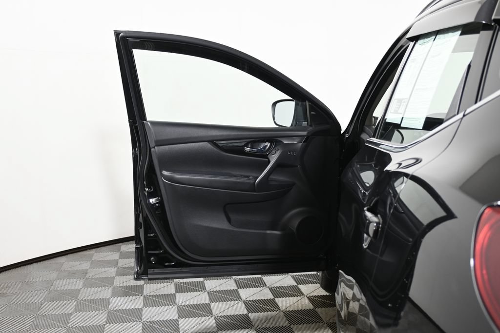 Used 2022 Nissan Rogue Sport SL w/ Premium Package AWD/4WD image 28
