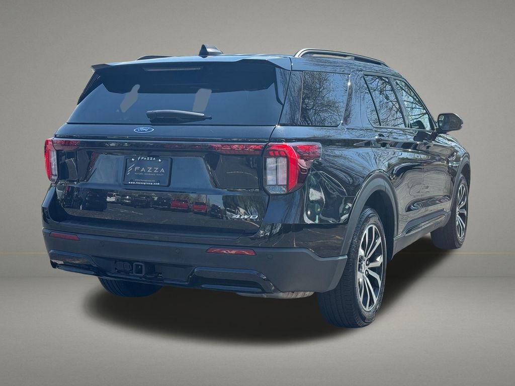 Used 2025 Ford Explorer ST-Line AWD/4WD image 5
