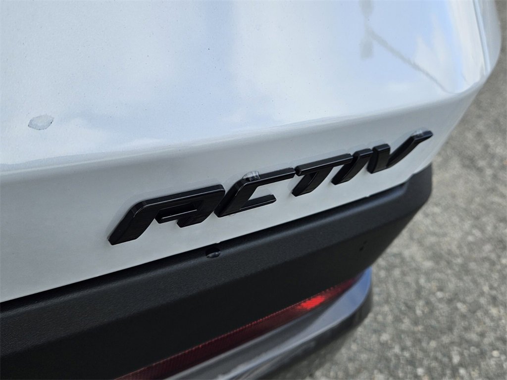 New 2026 Chevrolet Equinox ACTIV w/ Safety and Technology Package image 10