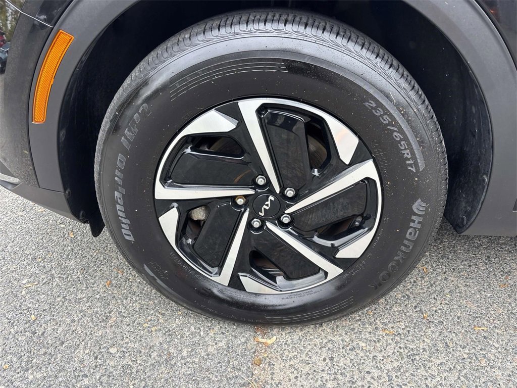 Used 2024 Kia Sportage LX image 8