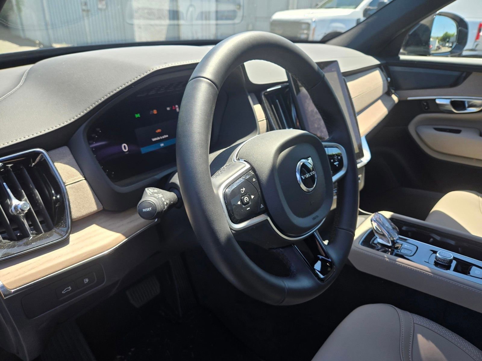 Used 2026 Volvo XC90 T8 Plus w/ Protection Package Premier AWD/4WD image 14