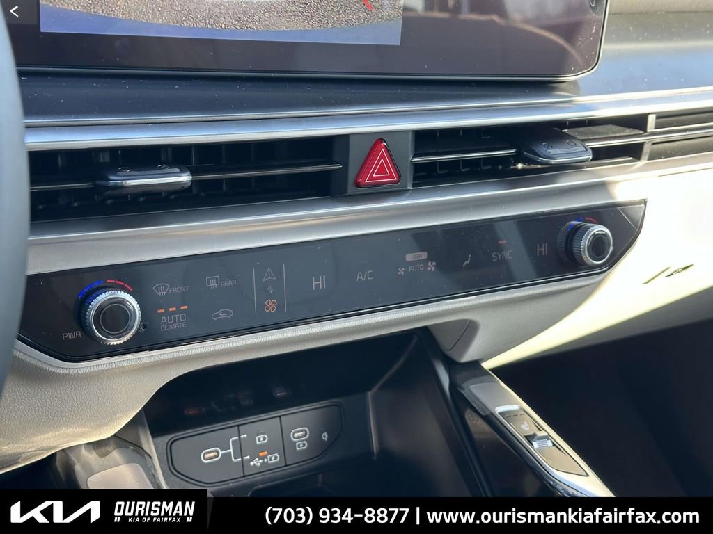 Certified 2025 Kia Sorento S w/ Panoramic Sunroof Package image 6