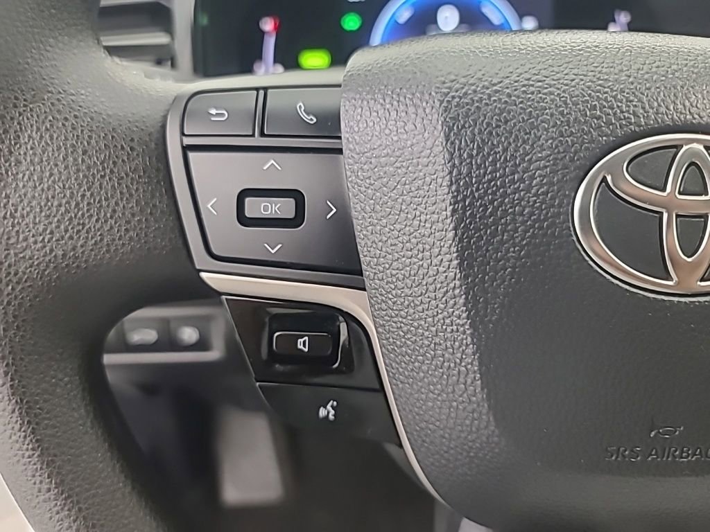 Used 2026 Toyota Camry LE FWD image 27