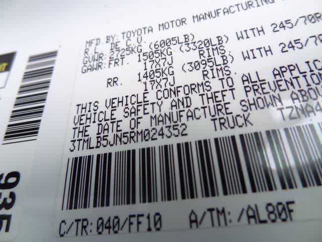 Used 2024 Toyota Tacoma SR5 AWD/4WD image 39