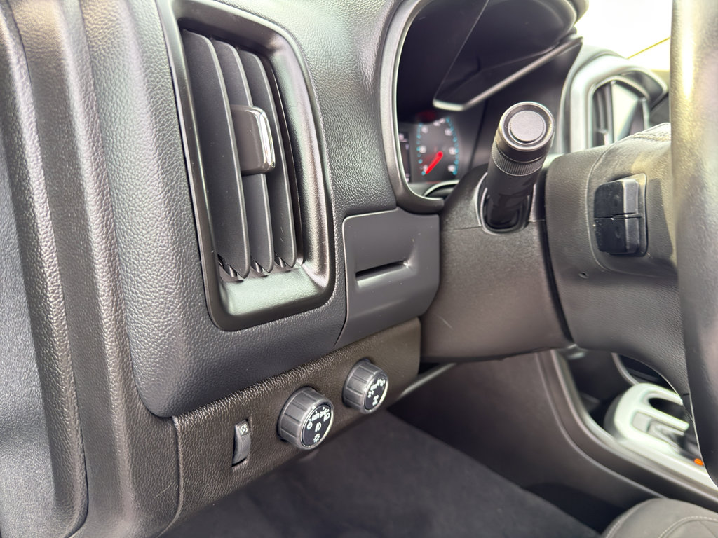 Used 2022 Chevrolet Colorado LT w/ LT Convenience Package image 15