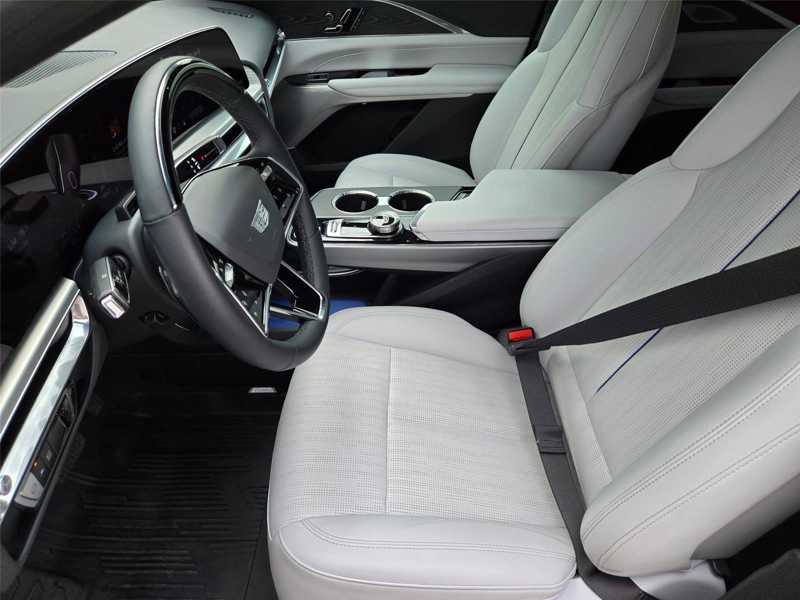 Certified 2024 Cadillac Lyriq Sport RWD image 11