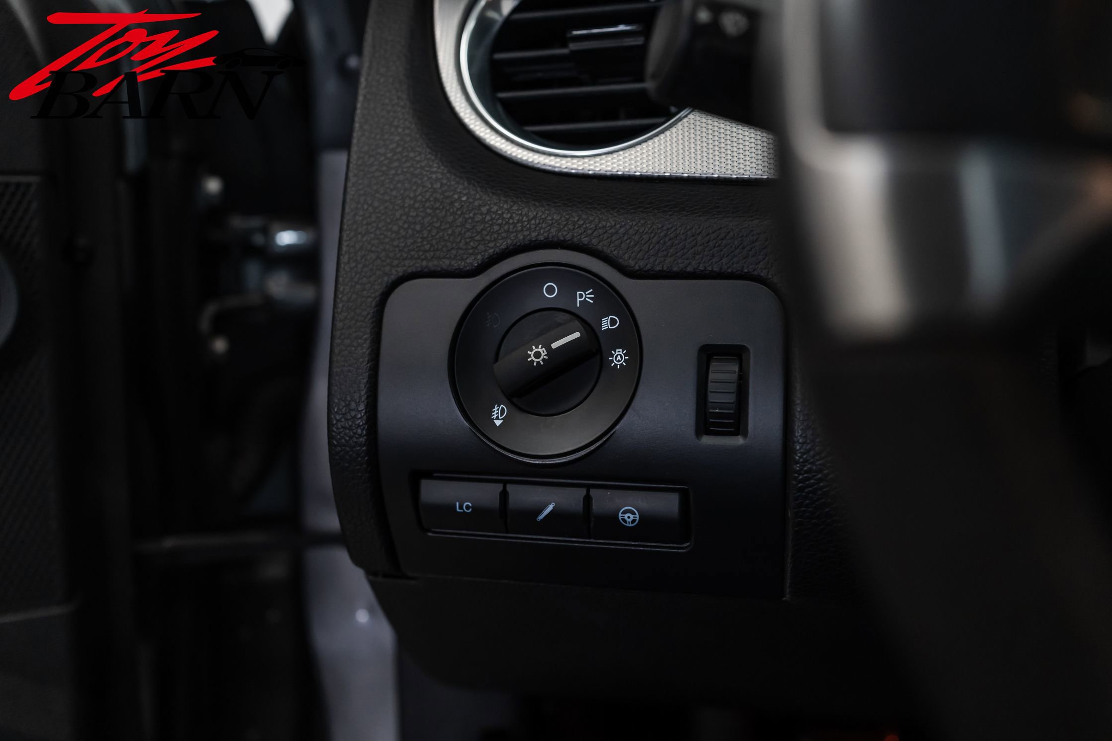 Used 2014 Ford Mustang Shelby GT500 w/ Equipment Group 821A image 30