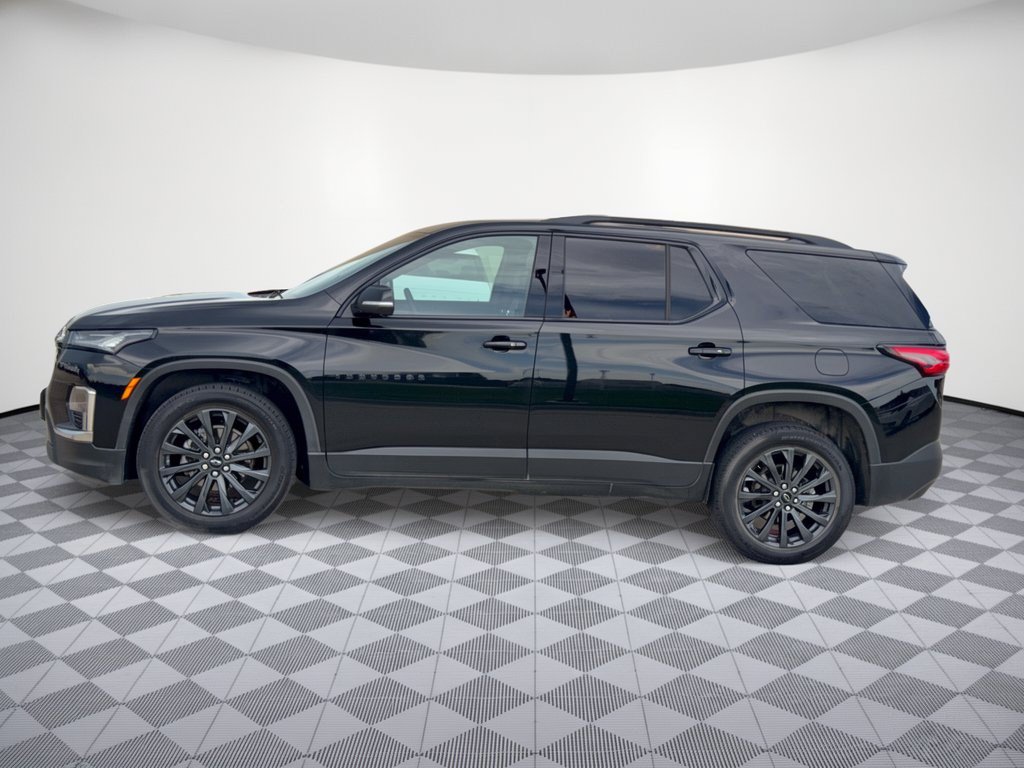 Used 2023 Chevrolet Traverse RS FWD image 2