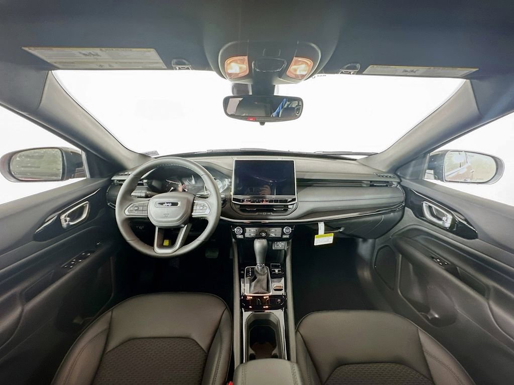 New 2026 Jeep Compass Latitude image 9