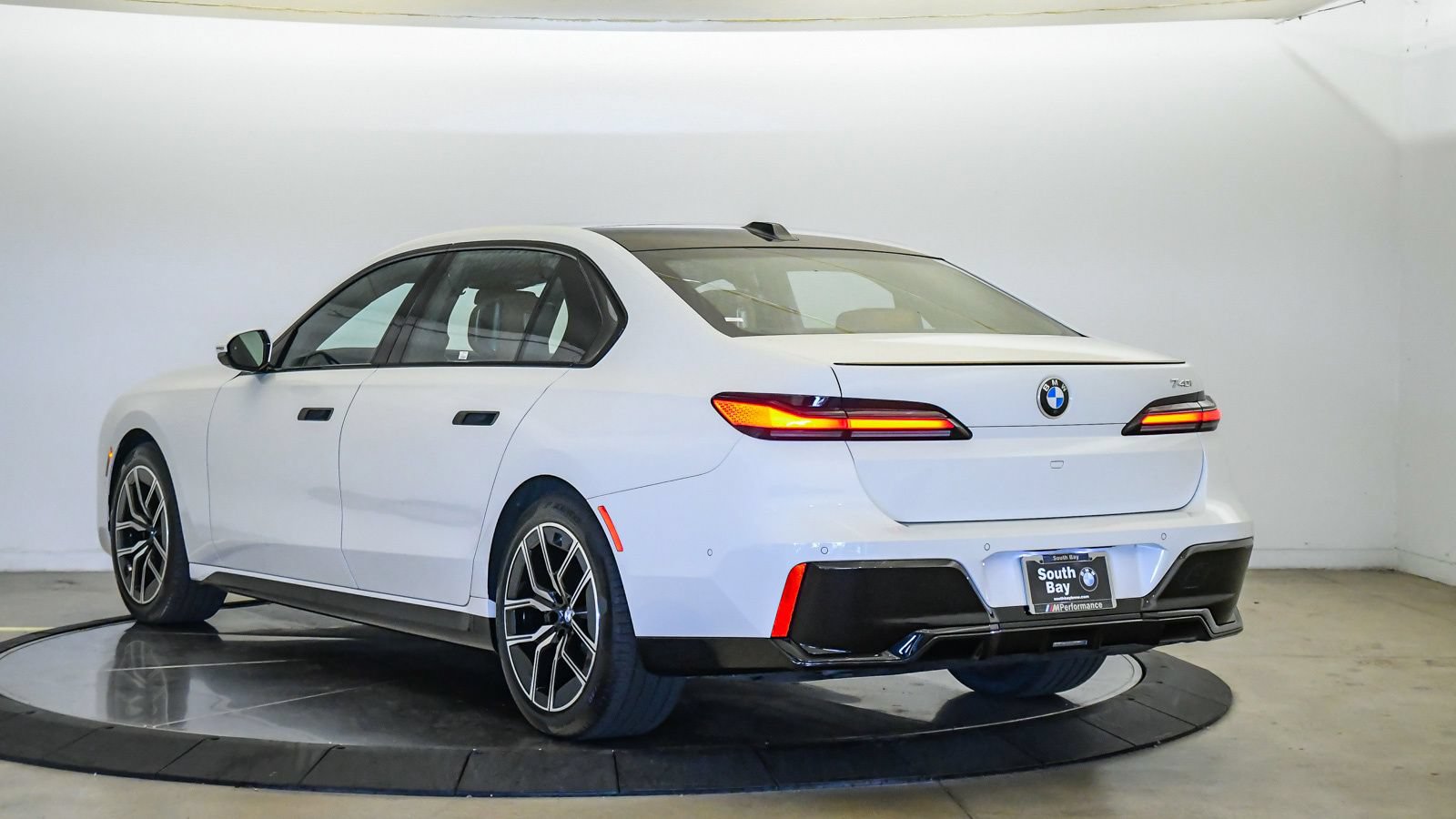 Certified 2023 BMW 740i w/ Parking Assistance Package RWD image 2