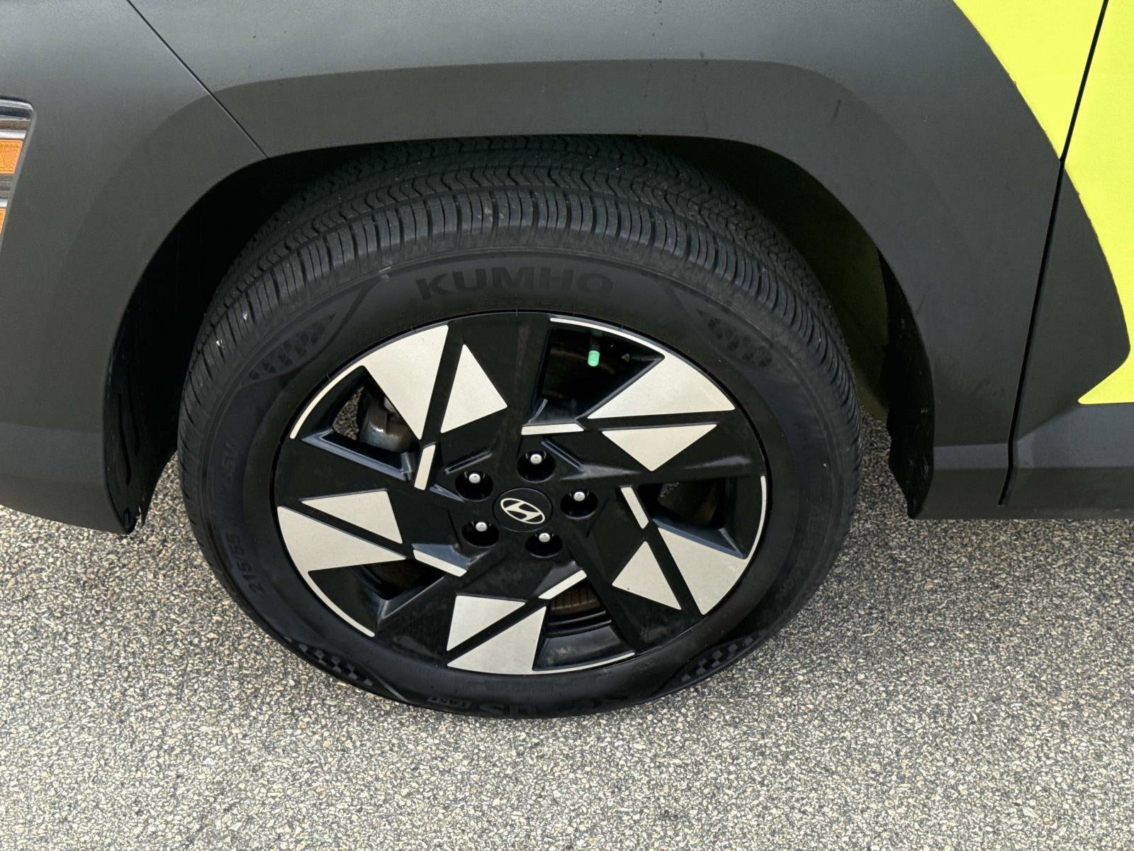 Used 2024 Hyundai Kona SEL image 9