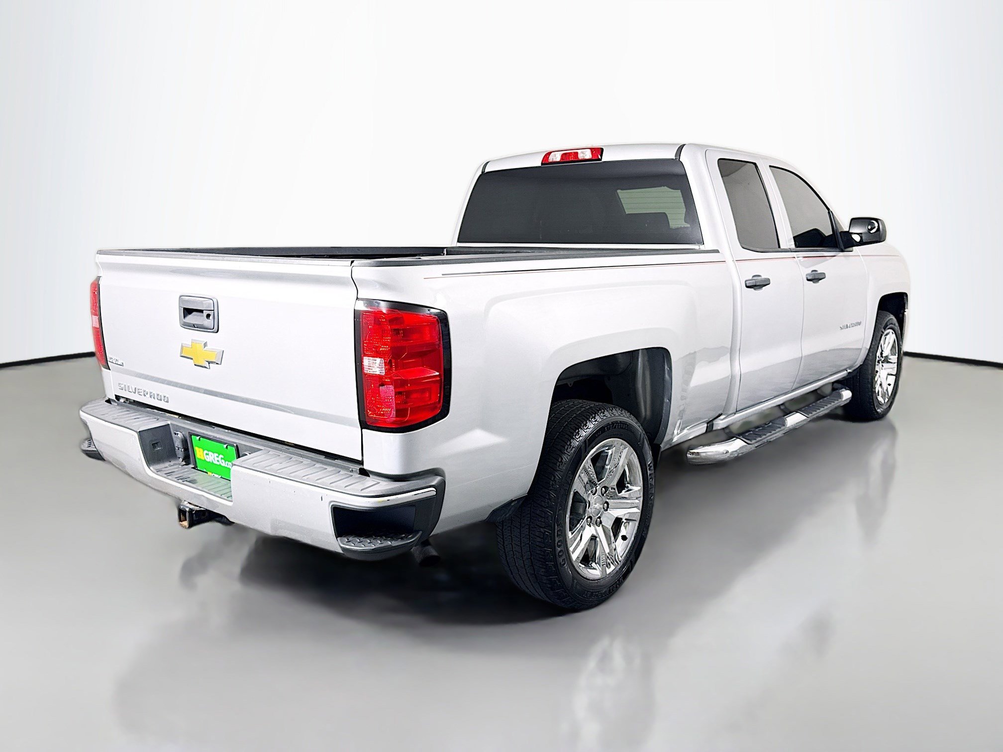 Used 2018 Chevrolet Silverado 1500 Custom w/ Custom Value Package RWD image 10