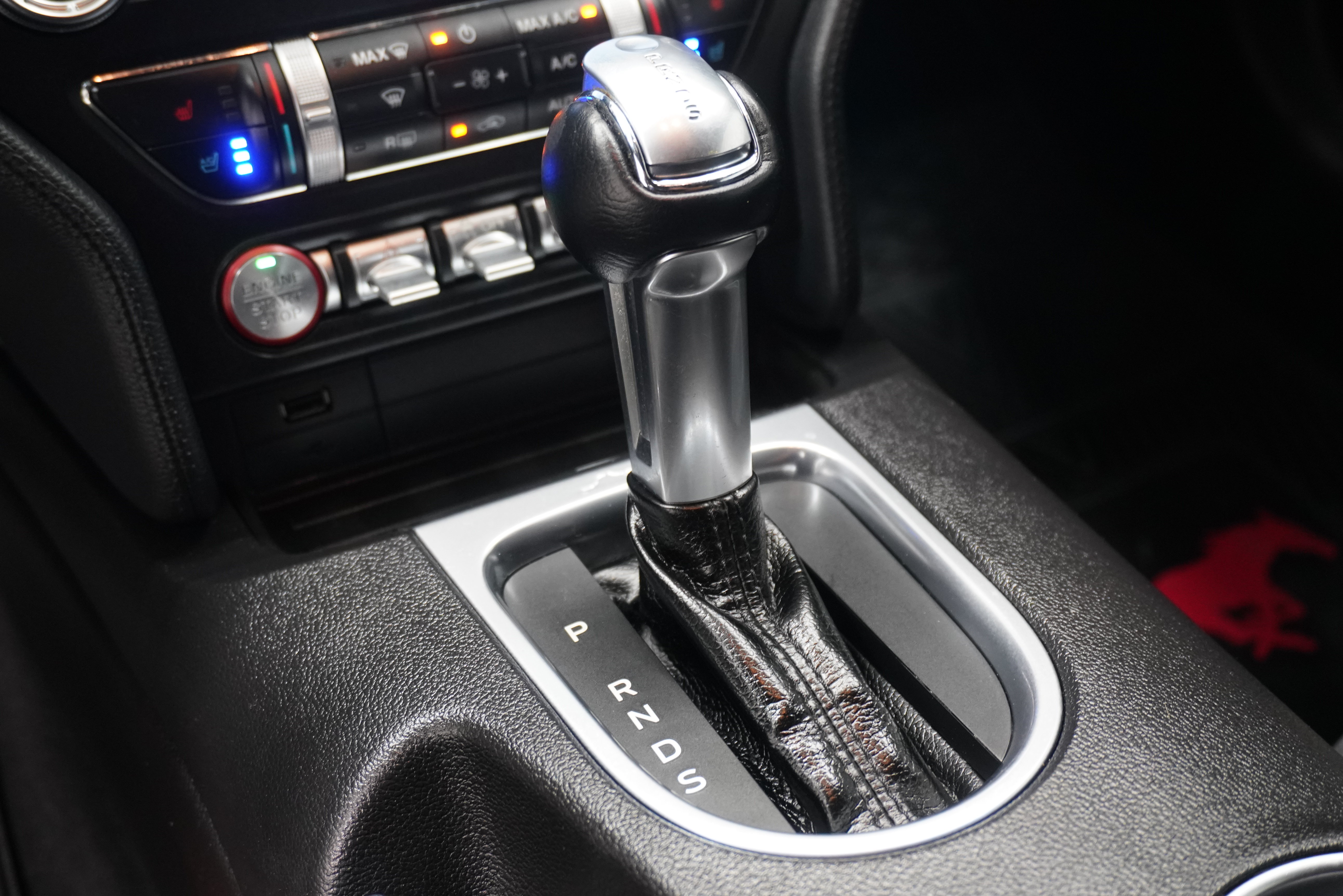 Used 2019 Ford Mustang Premium RWD image 26