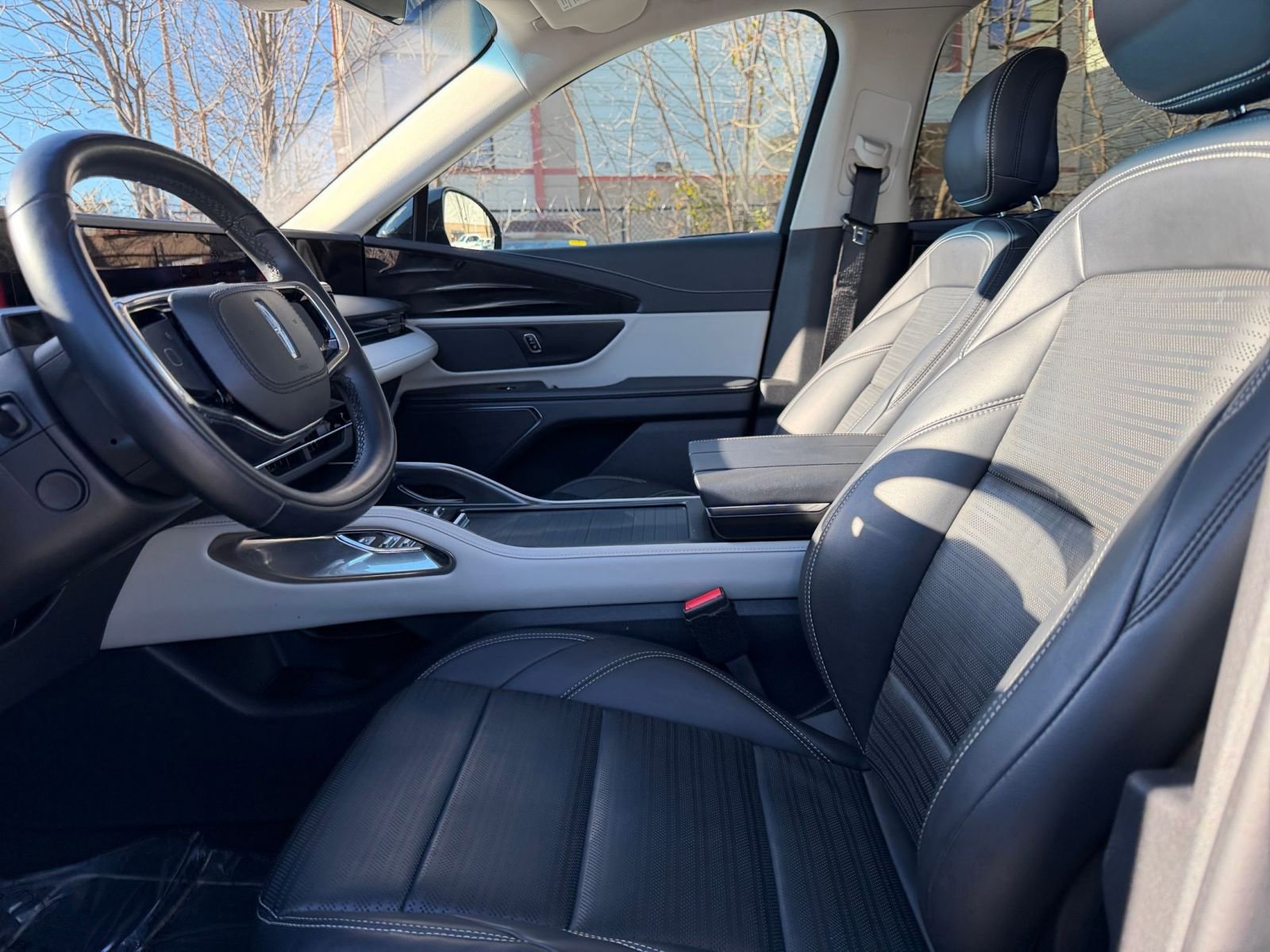 Used 2024 Lincoln Nautilus Reserve image 28