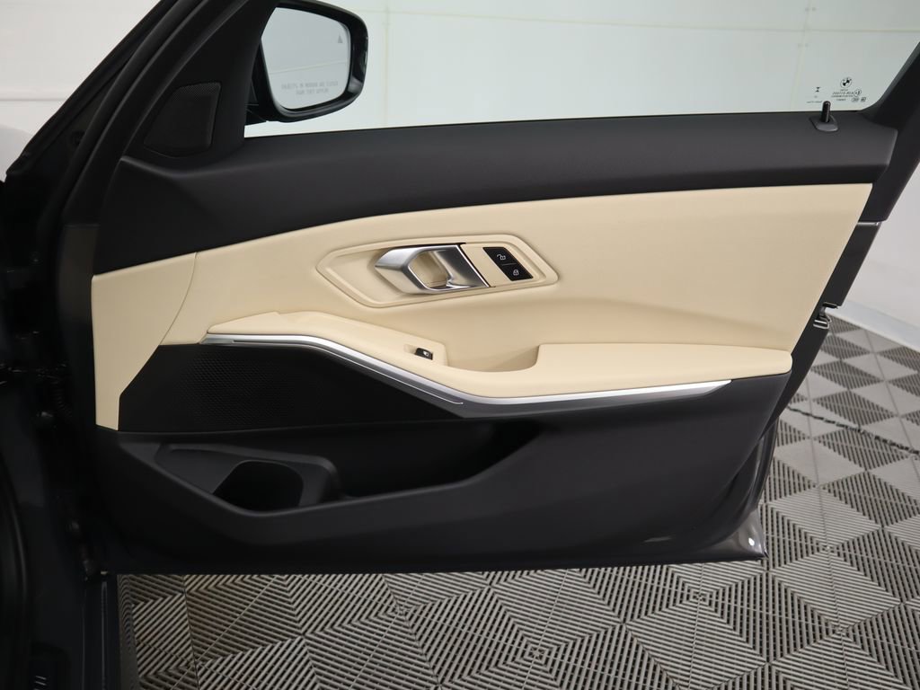 New 2026 BMW 330i Sedan w/ M Sport Package image 26