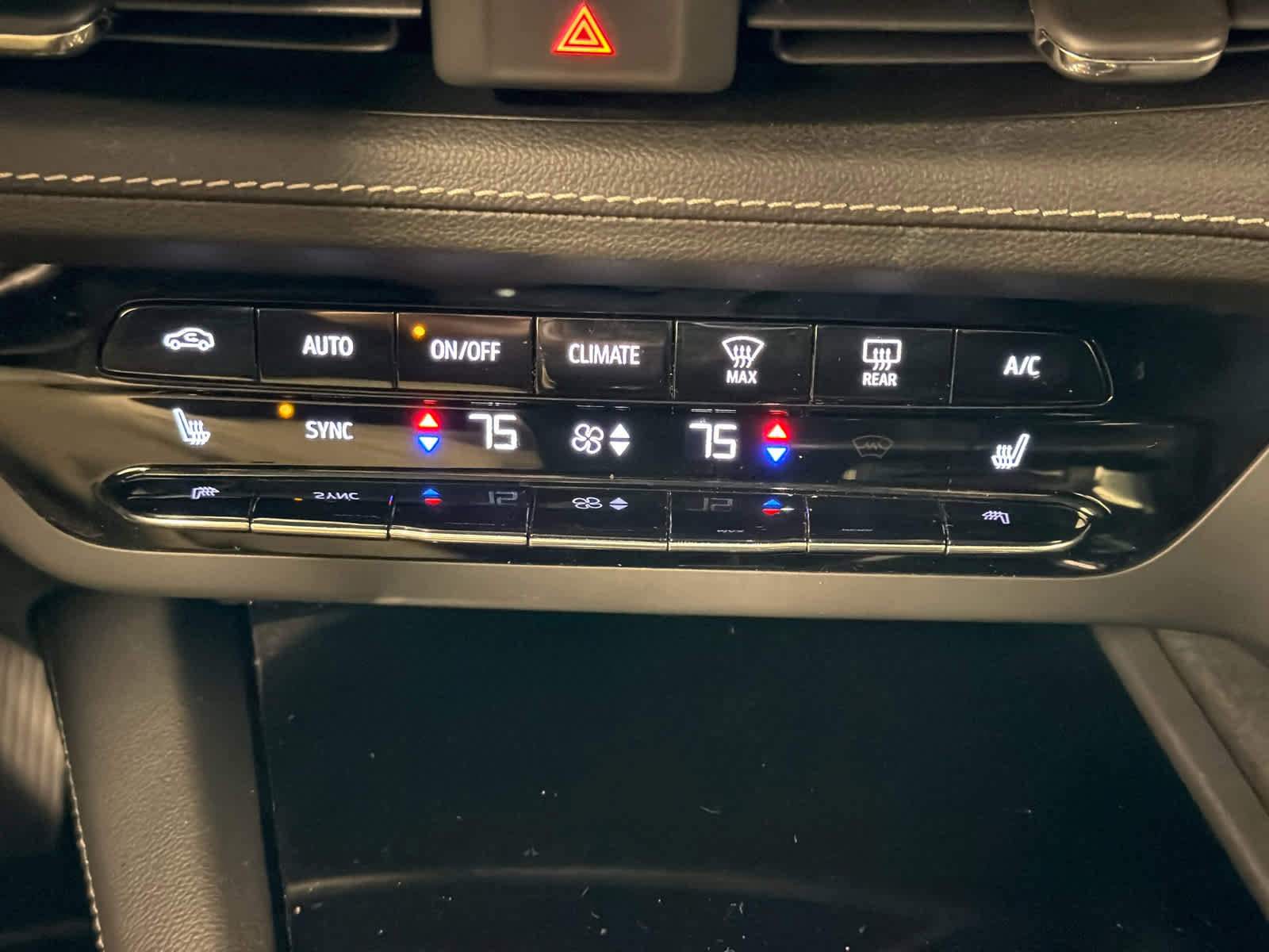 Used 2023 Buick Envision Essence image 52