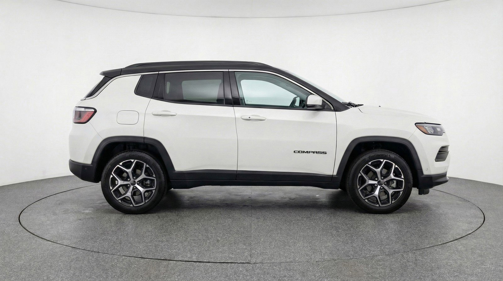 Used 2025 Jeep Compass Limited image 11