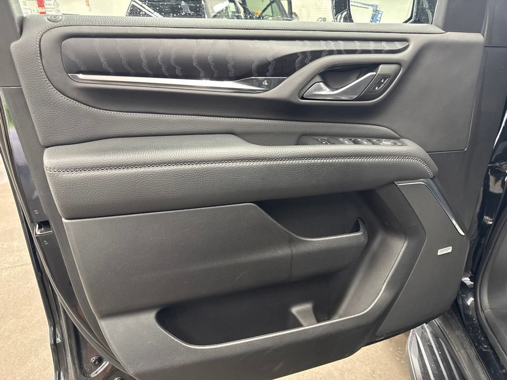 Used 2022 GMC Yukon XL Denali AWD/4WD image 21