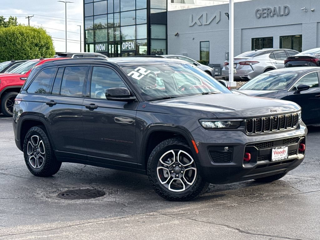 Used 2022 Jeep Grand Cherokee Trailhawk AWD/4WD image 2