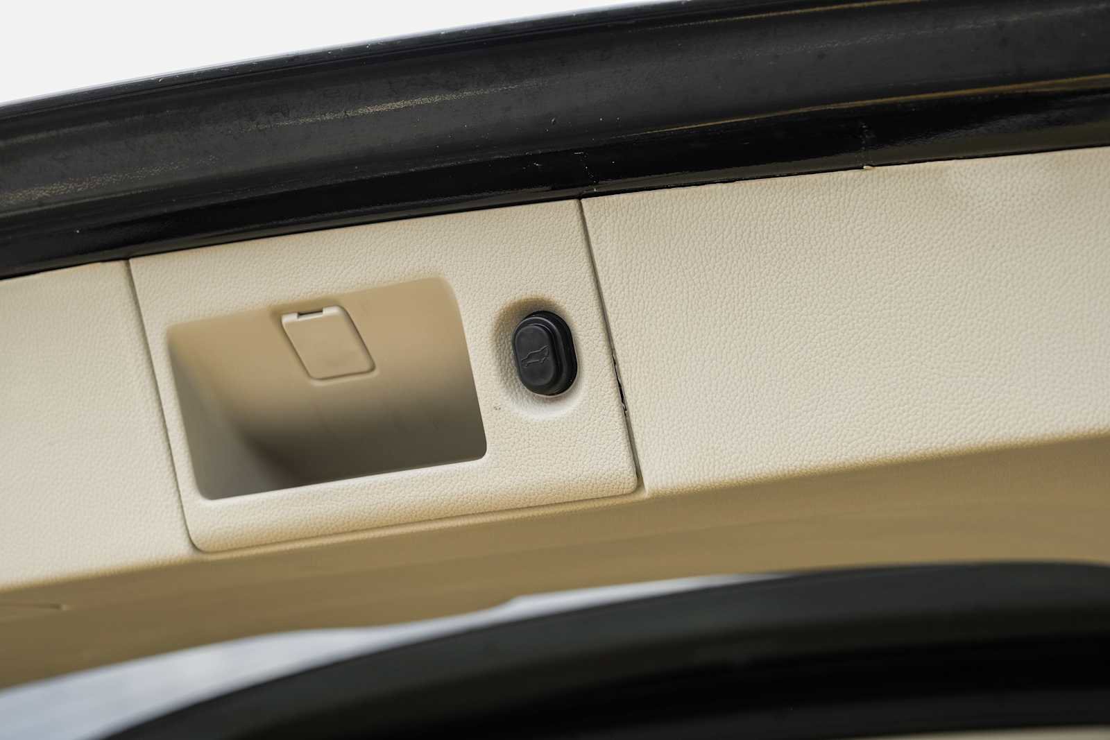 Used 2019 Cadillac Escalade Luxury image 60