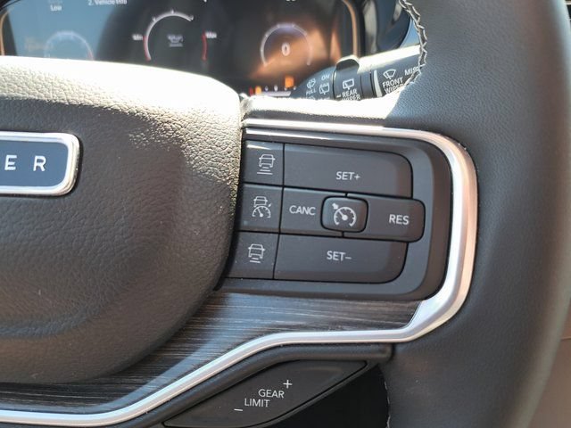 Used 2023 Jeep Wagoneer Series II w/ Rear Seat Video Group 1 AWD/4WD image 22