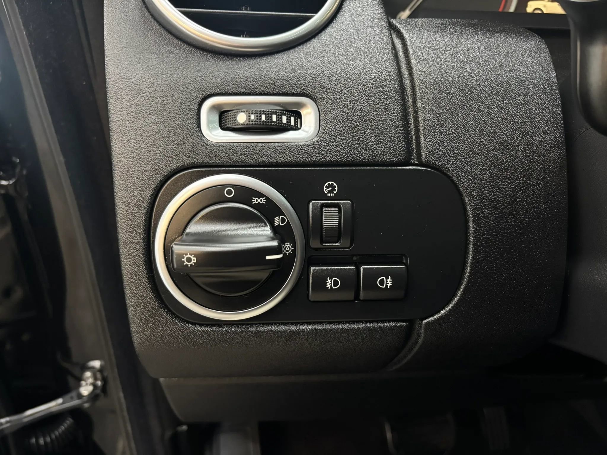 Used 2013 Land Rover LR4 HSE AWD/4WD image 18