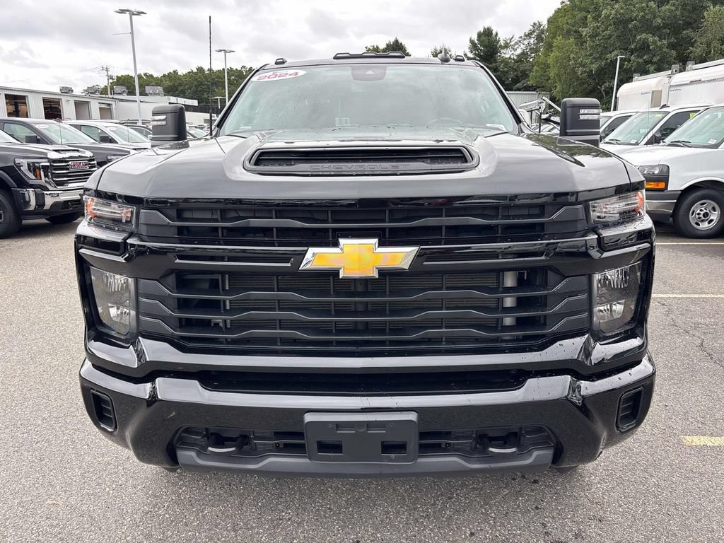 Used 2024 Chevrolet Silverado 2500 Custom w/ Custom Value Package AWD/4WD image 9