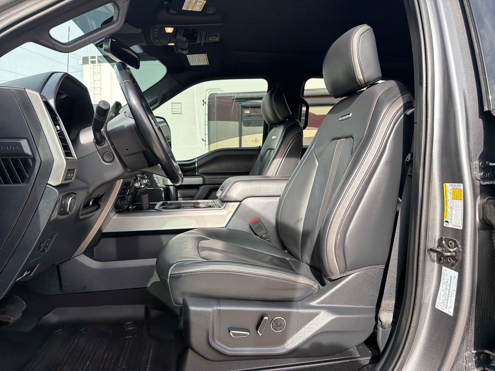 Used 2022 Ford F250 Platinum AWD/4WD image 15