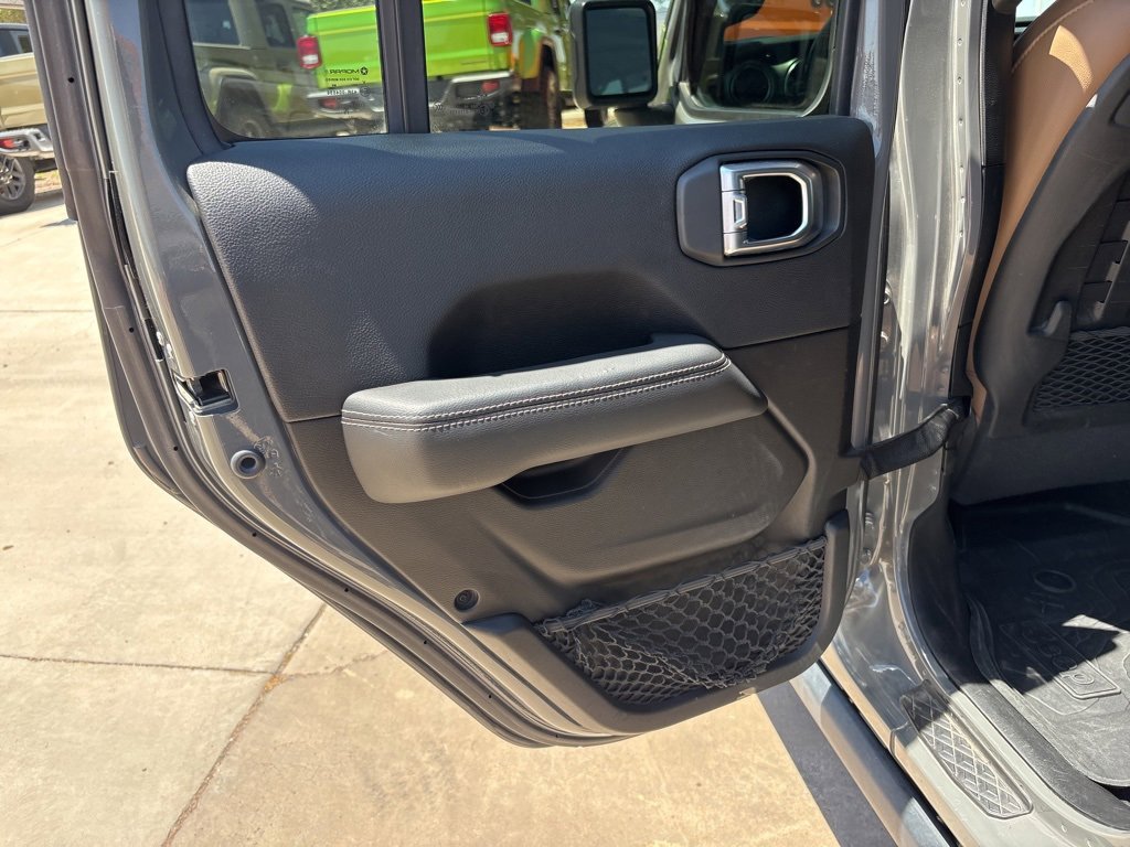 Used 2020 Jeep Gladiator Rubicon w/ Uconnect 4C Nav & Sound Group image 17