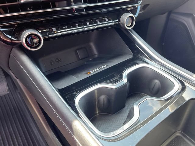 Certified 2026 Chevrolet Traverse LT w/ LPO, Floor Liner Package FWD image 25