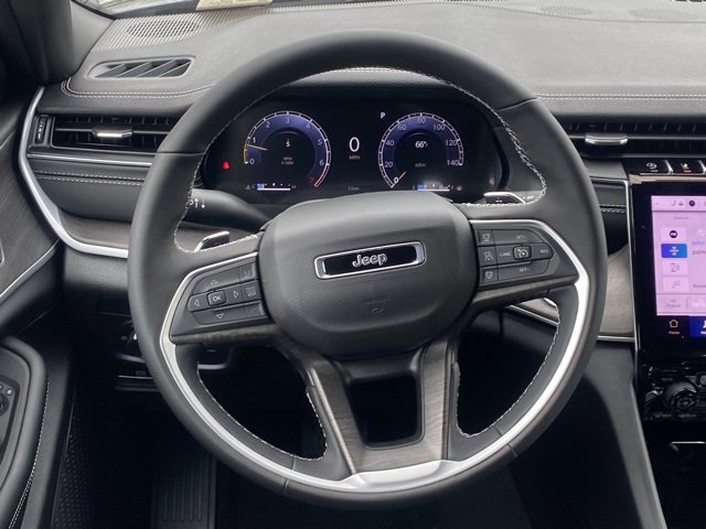 New 2025 Jeep Grand Cherokee L Limited w/ Luxury Tech Group II image 39