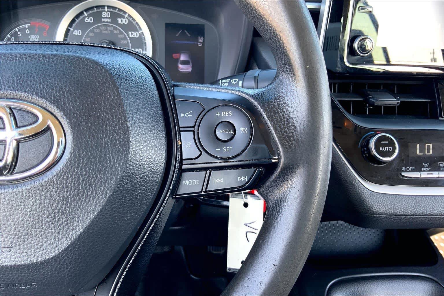 Used 2020 Toyota Corolla LE FWD image 24