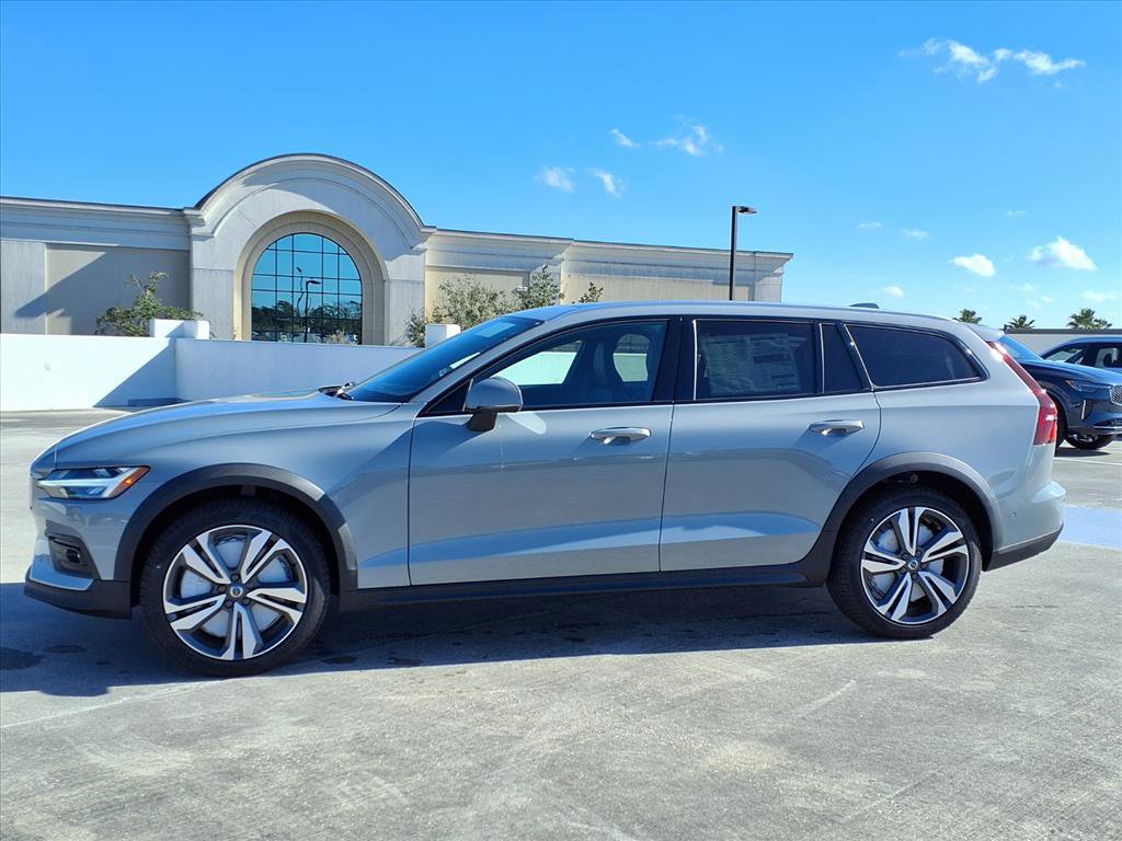 New 2026 Volvo V60 B5 Cross Country Plus w/ Protection Package Premier AWD/4WD image 4