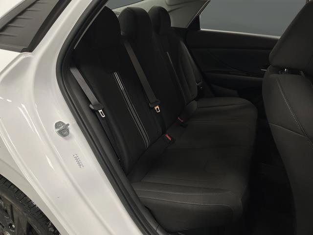 Used 2021 Hyundai Elantra Blue image 28