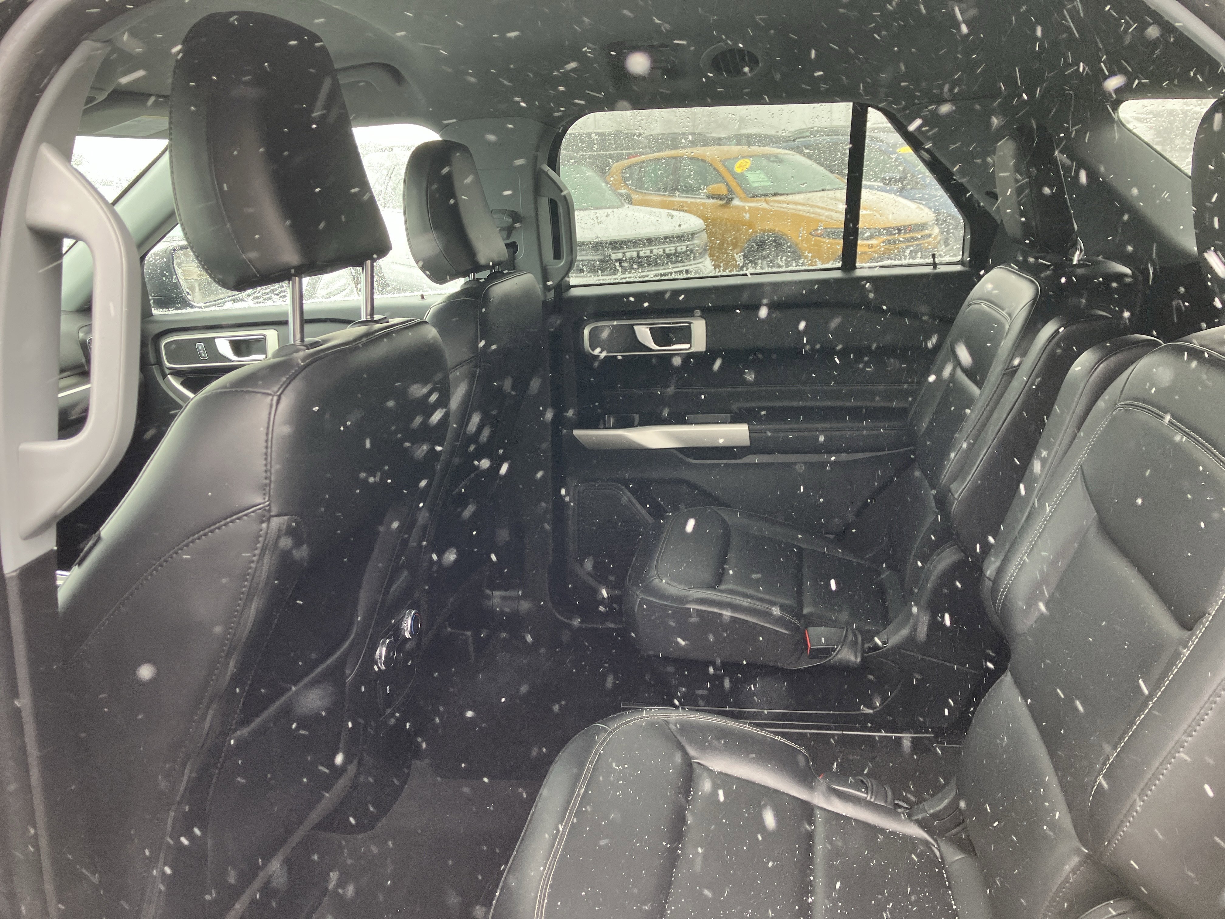 Certified 2022 Ford Explorer XLT w/ Equipment Group 202A image 16