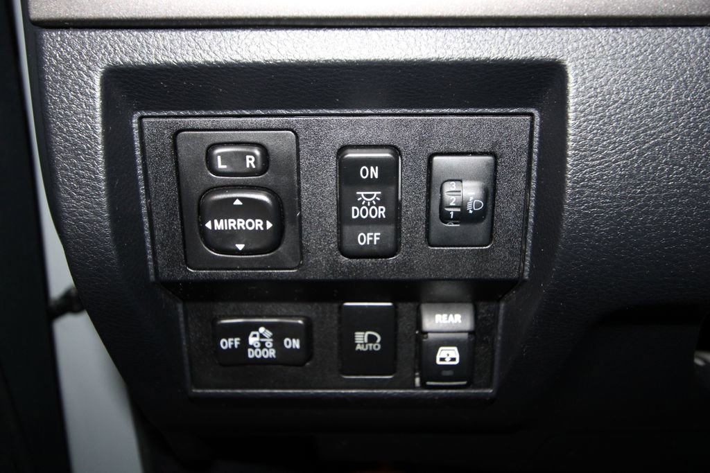 Used 2018 Toyota Tundra SR5 image 9