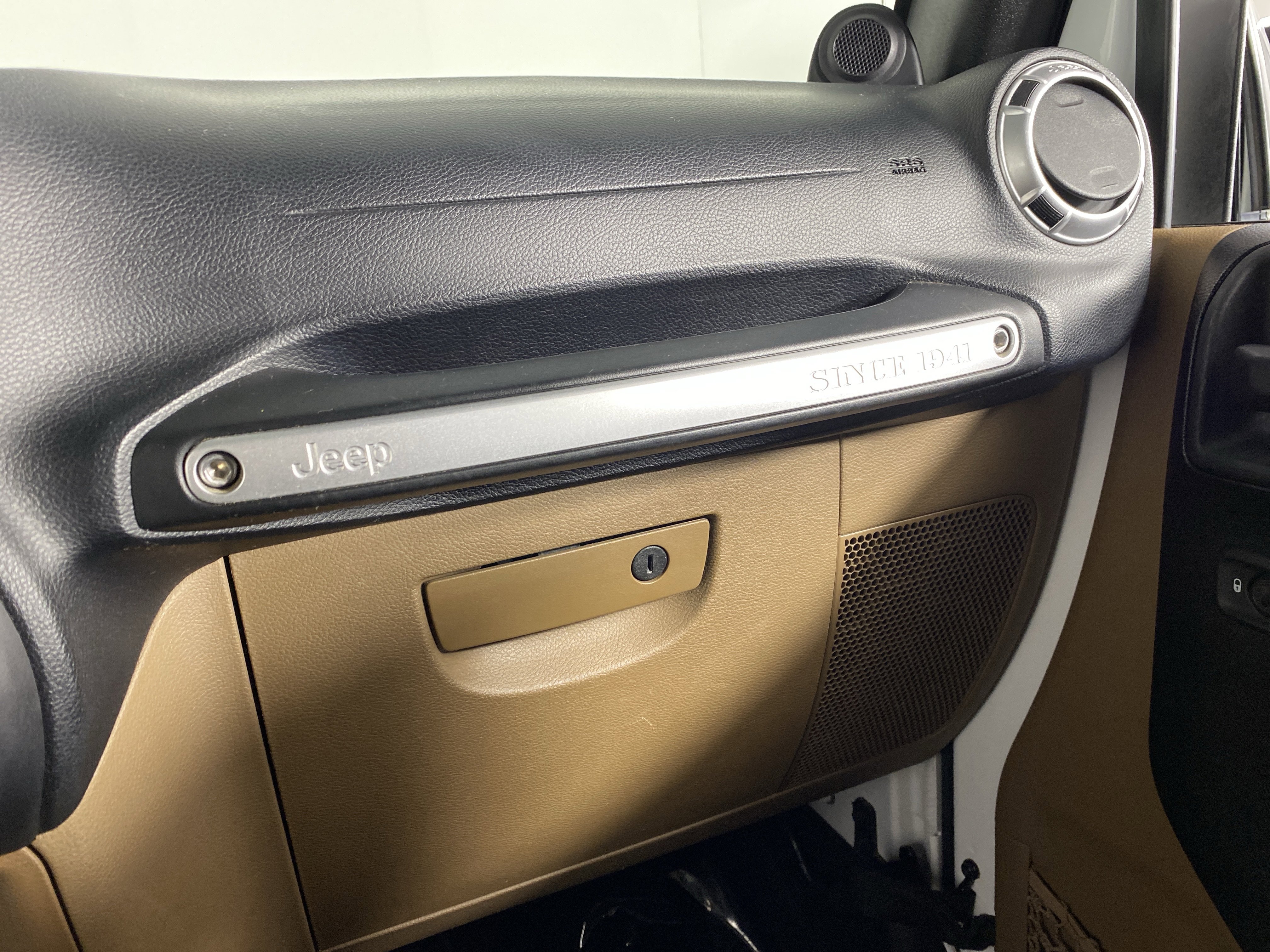 Used 2012 Jeep Wrangler Sahara w/ Connectivity Group image 33